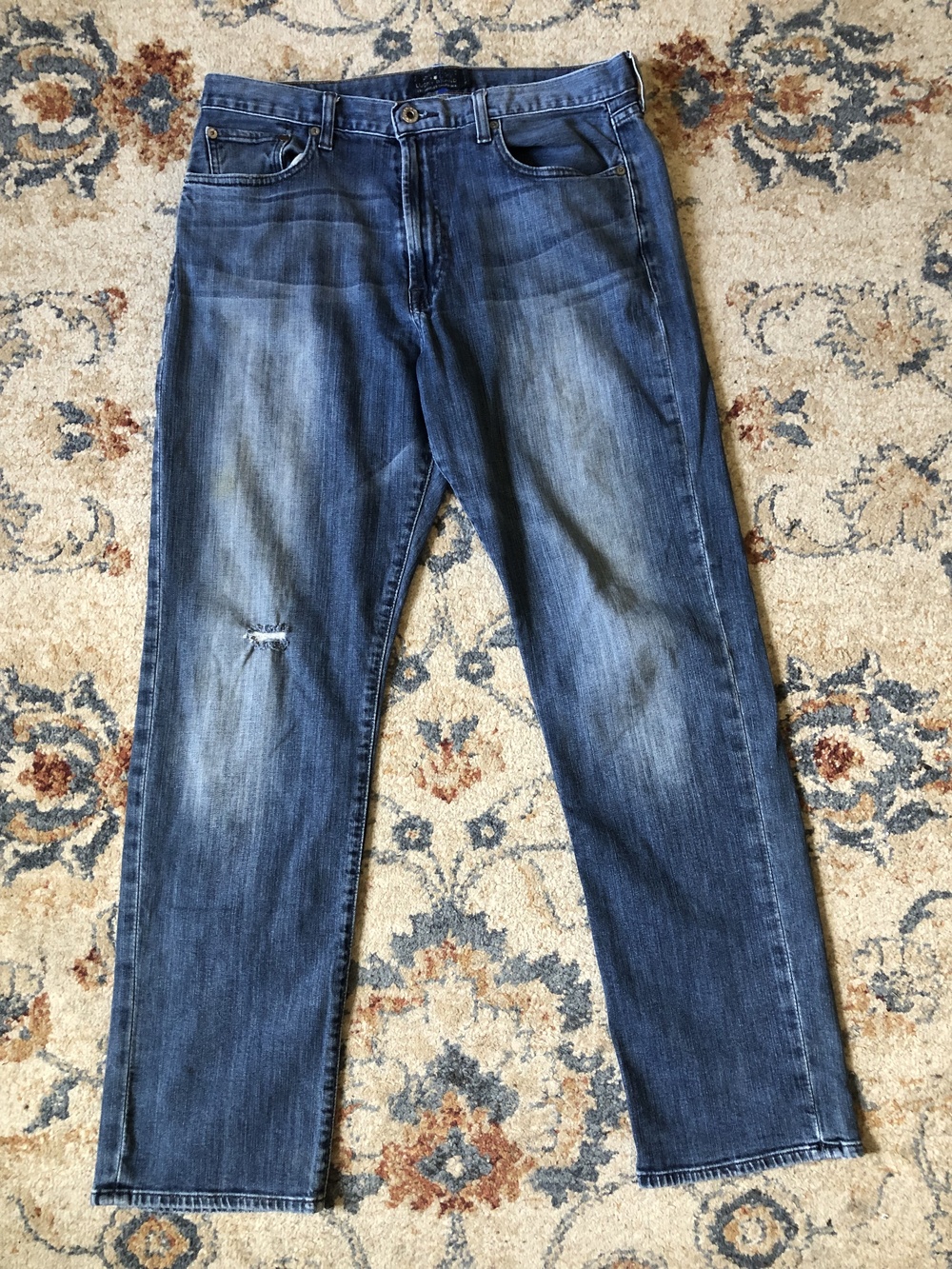 Lucky Brand Jeans Mens 36x30 Blue 481 Relaxed Straight Distressed Denim Pants
